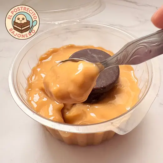 Postre de dulce de leche con bombón